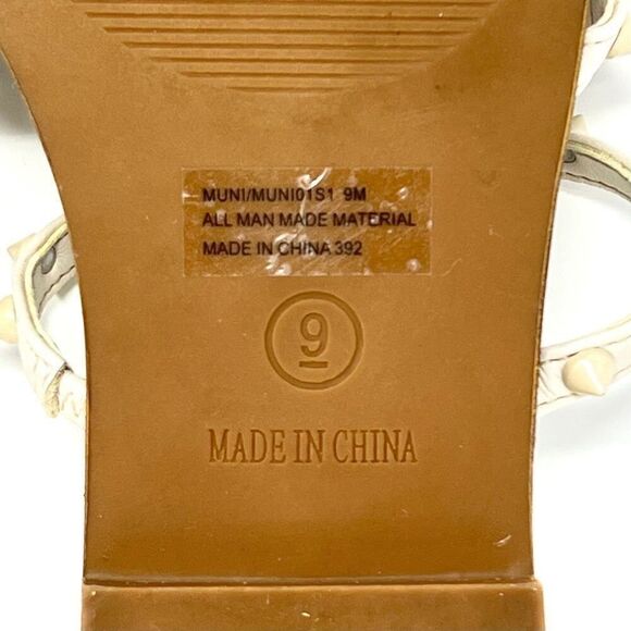 Steve Madden Muni Bone White Vegan Leather Strappy Pyramid Studded Sandals 9 - Picture 8 of 10